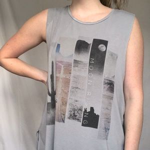 •Soft & Sexy American Eagle t shirt •